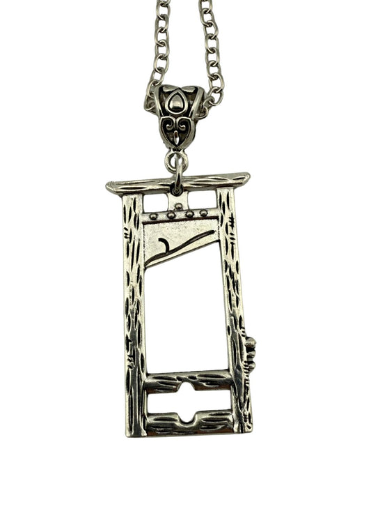 GUILLOTINE NECKLACE